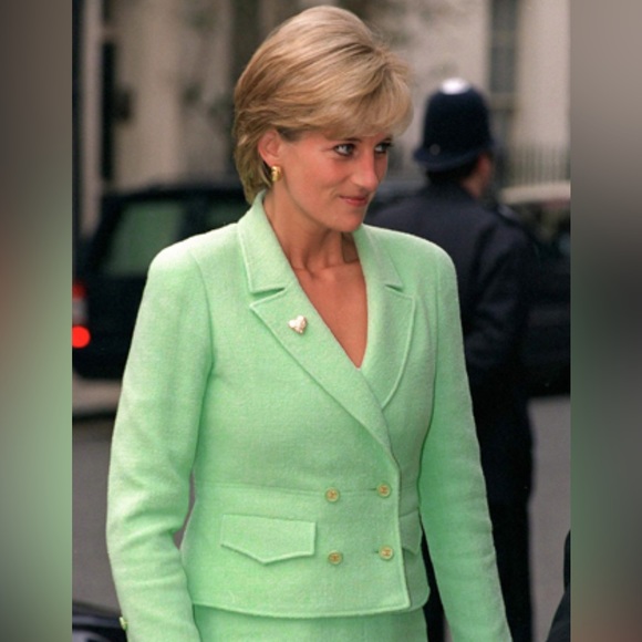 Iconic Chanel Vintage Princess Diana S/S 1997 Green Tweed CC 97P Jacket - Picture 15 of 15